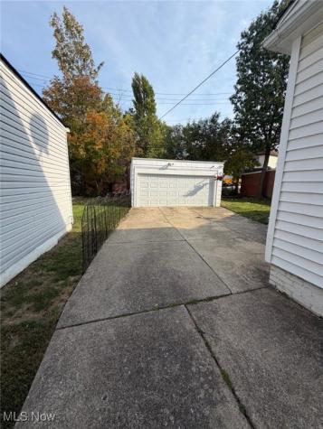 2223 Fenwick Road University Heights OH 44118