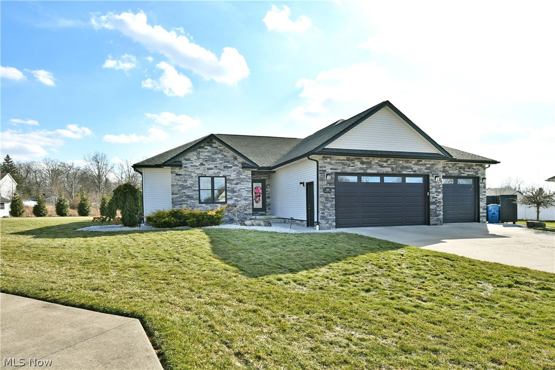 4885 Treeline Trail New Middletown OH 44442