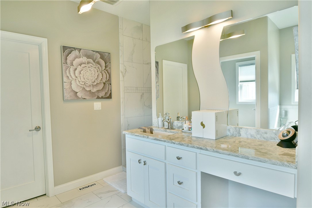 4885 Treeline Trail New Middletown OH 44442