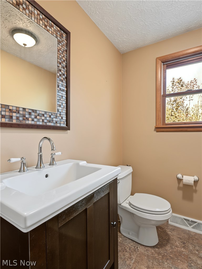 411 Dillon Road Akron OH 44313