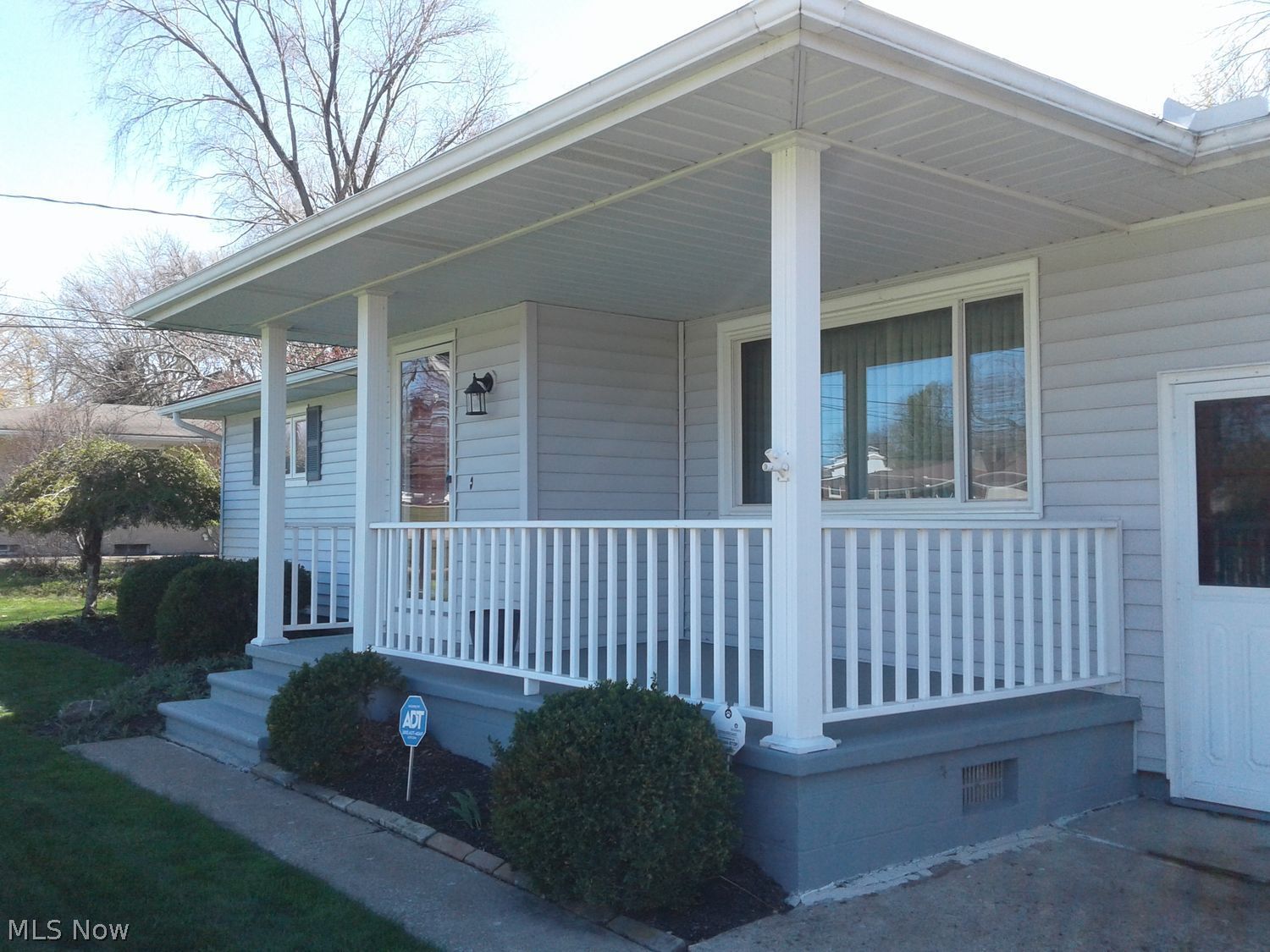 2708 Robinhood Drive Lorain OH 44053