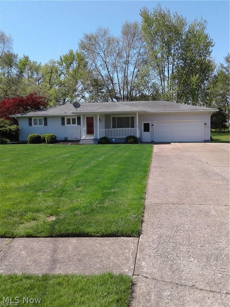 2708 Robinhood Drive Lorain OH 44053