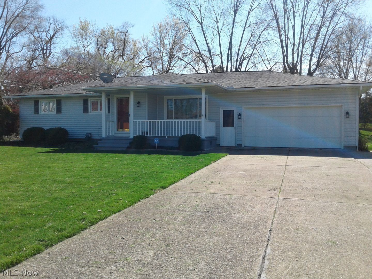 2708 Robinhood Drive Lorain OH 44053