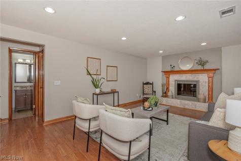 5114 Dogwood Trail Lyndhurst OH 44124