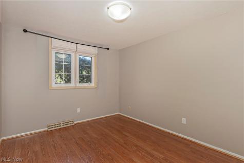 5114 Dogwood Trail Lyndhurst OH 44124