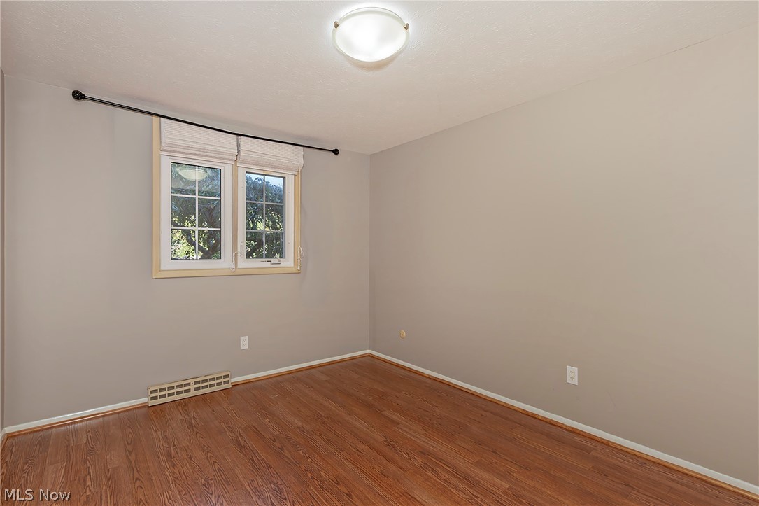 5114 Dogwood Trail Lyndhurst OH 44124