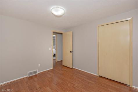 5114 Dogwood Trail Lyndhurst OH 44124