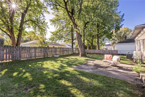 5114 Dogwood Trail Lyndhurst OH 44124