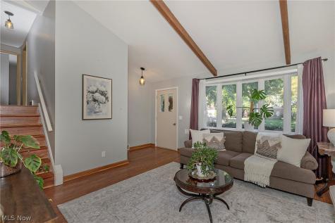 5114 Dogwood Trail Lyndhurst OH 44124