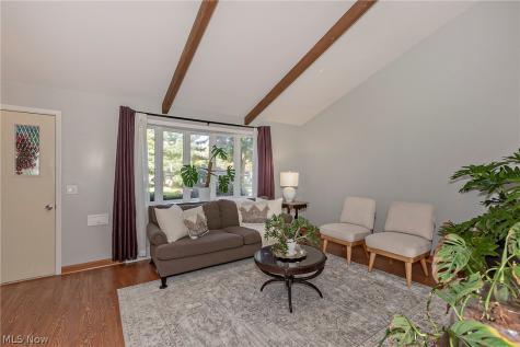 5114 Dogwood Trail Lyndhurst OH 44124