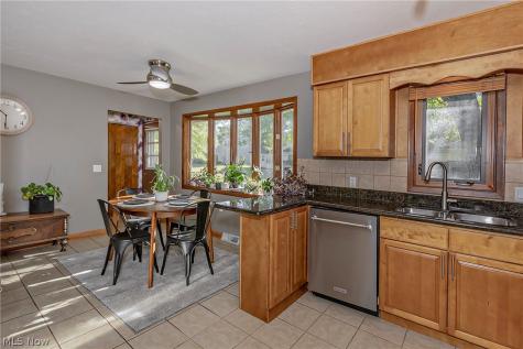 5114 Dogwood Trail Lyndhurst OH 44124