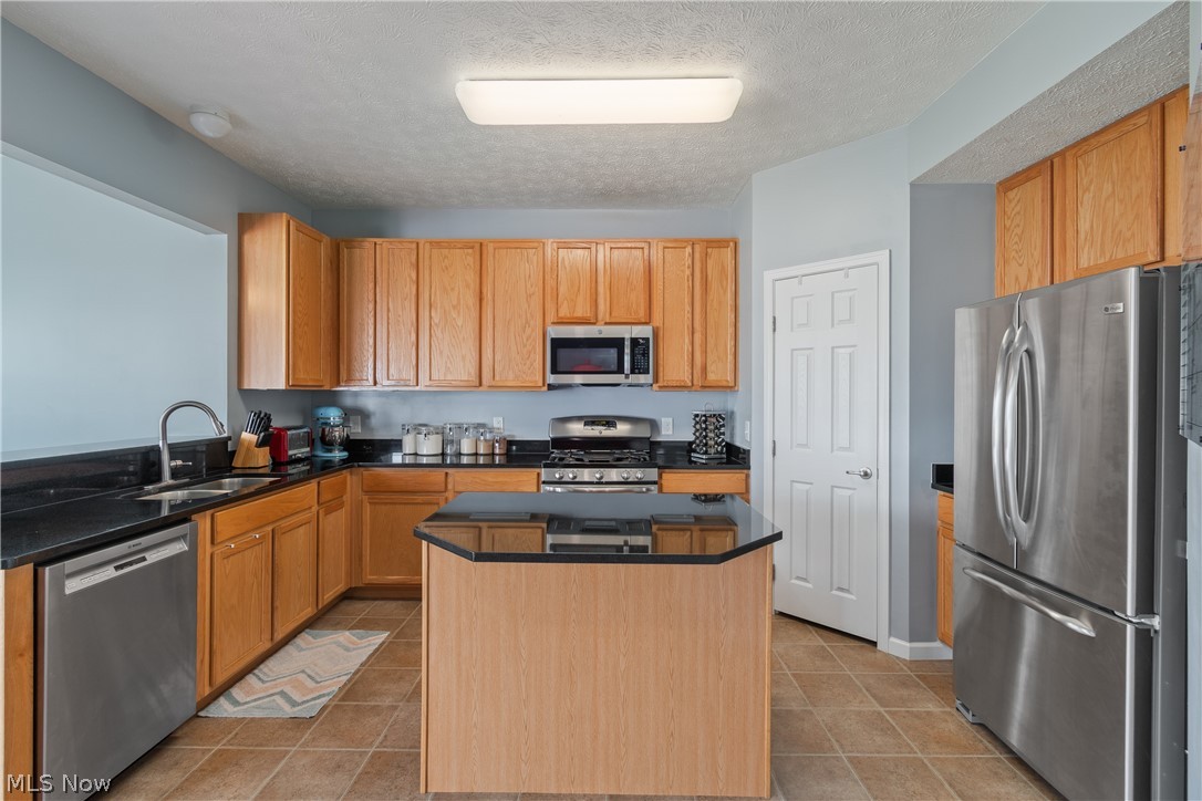 2489 Captens Street NE Canton OH 44721