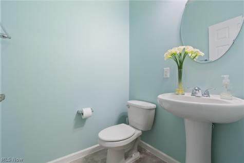 2489 Captens Street NE Canton OH 44721