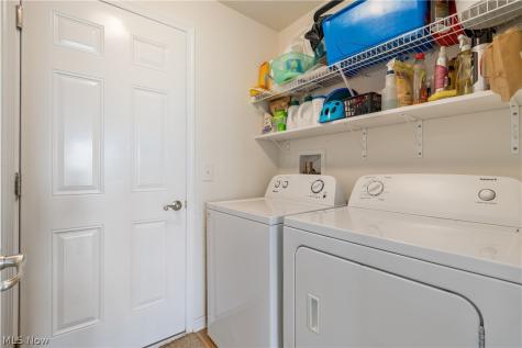 2489 Captens Street NE Canton OH 44721