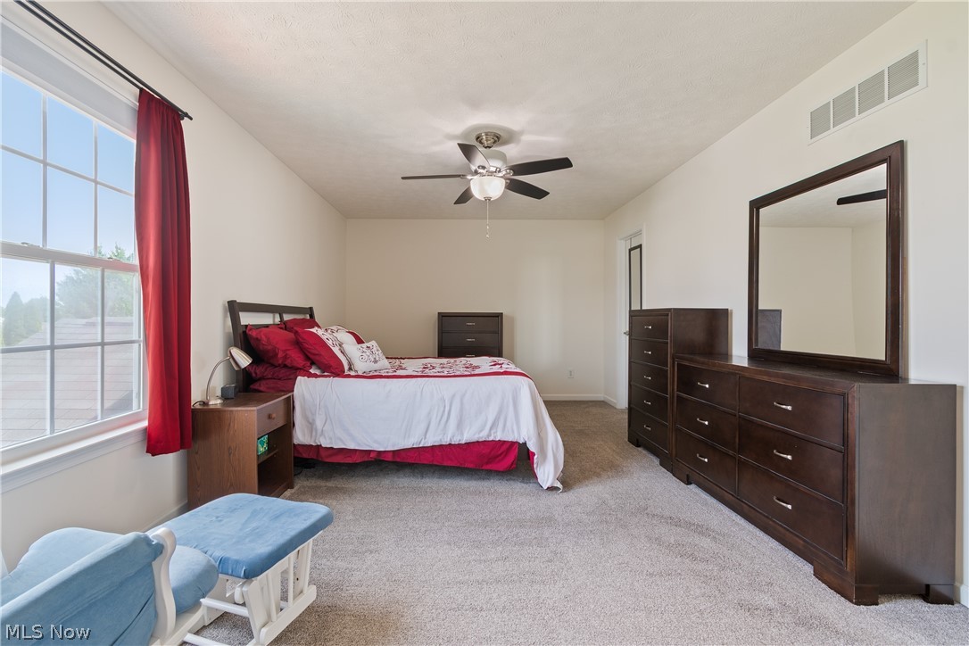 2489 Captens Street NE Canton OH 44721