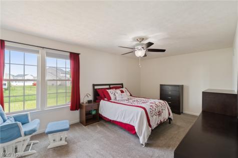 2489 Captens Street NE Canton OH 44721