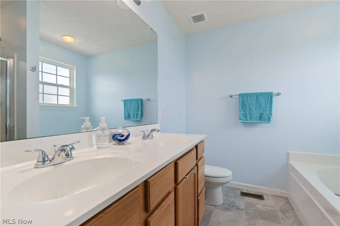 2489 Captens Street NE Canton OH 44721