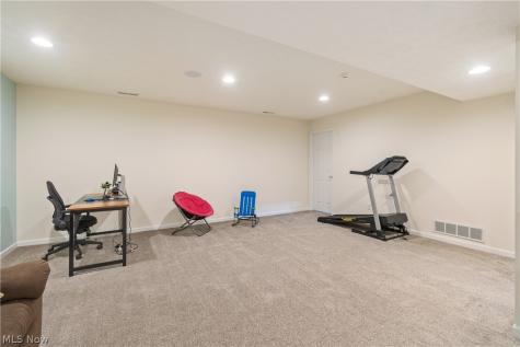 2489 Captens Street NE Canton OH 44721