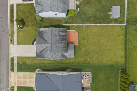 2489 Captens Street NE Canton OH 44721