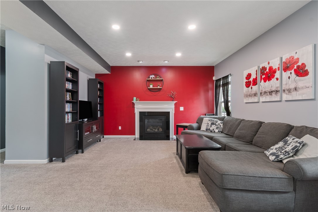 2489 Captens Street NE Canton OH 44721