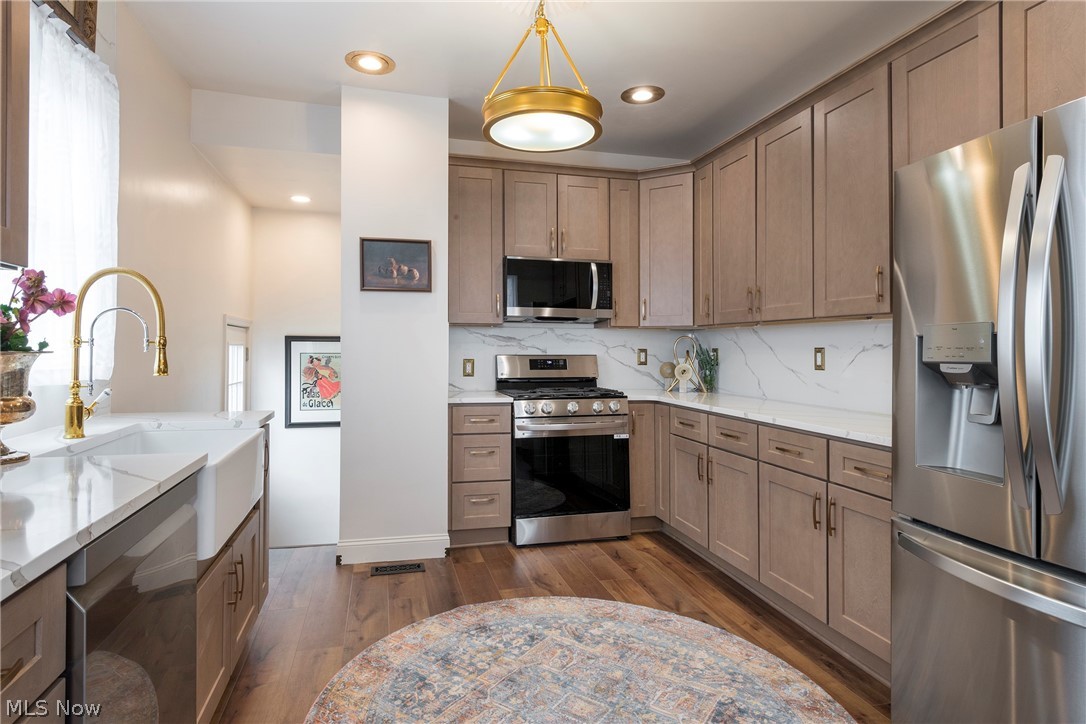 1417 W 77th Street Cleveland OH 44102