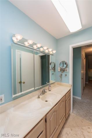7601 Green Valley Drive Parma OH 44134
