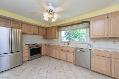 7601 Green Valley Drive Parma OH 44134