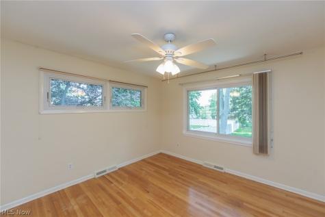 7601 Green Valley Drive Parma OH 44134
