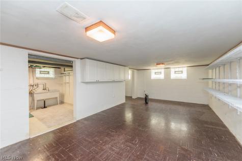 7601 Green Valley Drive Parma OH 44134