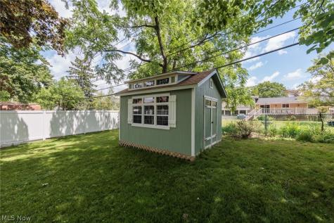 7601 Green Valley Drive Parma OH 44134