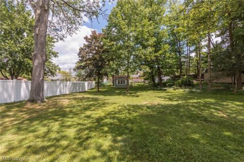 7601 Green Valley Drive Parma OH 44134