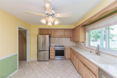 7601 Green Valley Drive Parma OH 44134