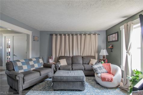 1043 Silvercrest Avenue Akron OH 44314