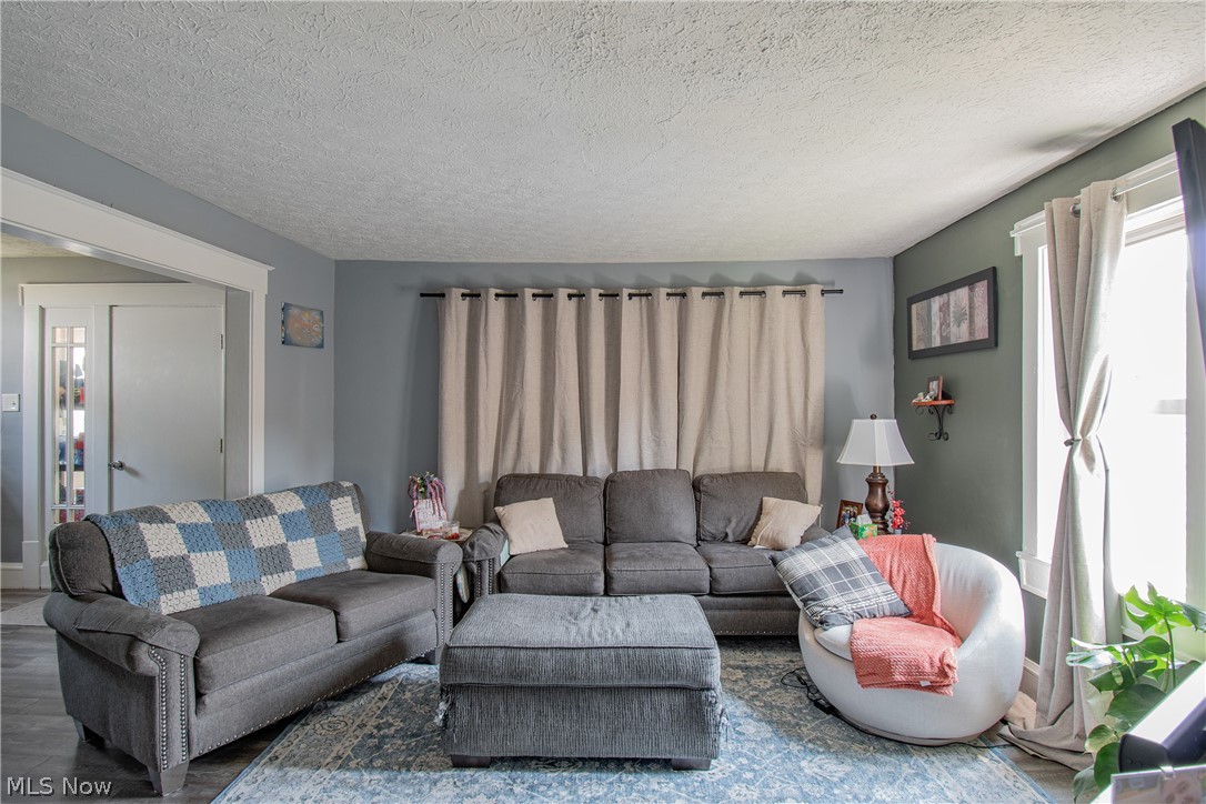 1043 Silvercrest Avenue Akron OH 44314