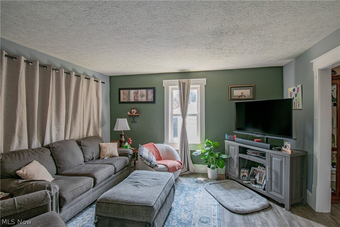 1043 Silvercrest Avenue Akron OH 44314