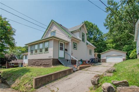 1043 Silvercrest Avenue Akron OH 44314