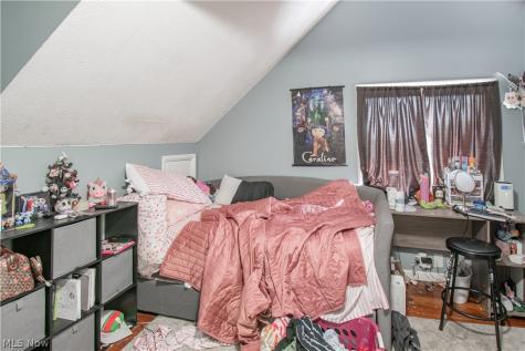 1043 Silvercrest Avenue Akron OH 44314