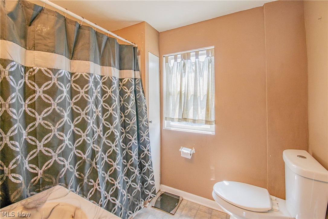 1043 Silvercrest Avenue Akron OH 44314
