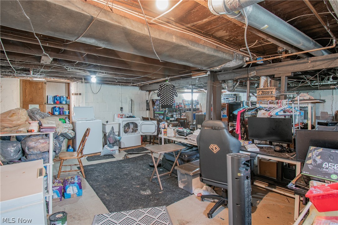 1043 Silvercrest Avenue Akron OH 44314