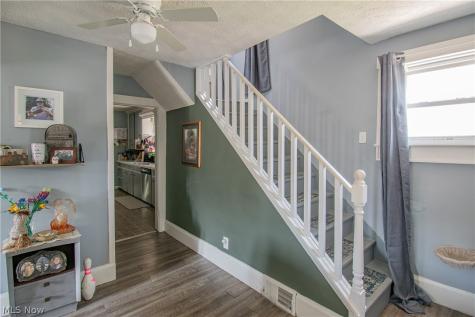 1043 Silvercrest Avenue Akron OH 44314