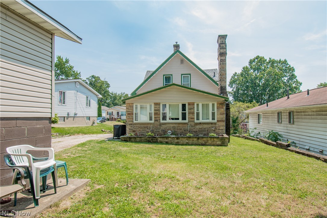 1043 Silvercrest Avenue Akron OH 44314