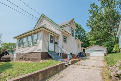 1043 Silvercrest Avenue Akron OH 44314