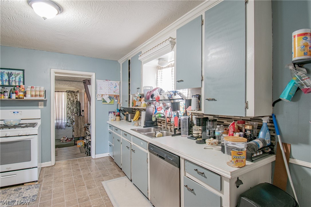 1043 Silvercrest Avenue Akron OH 44314