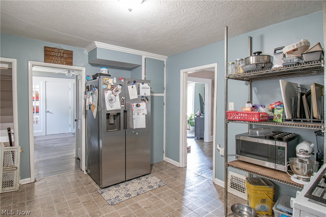 1043 Silvercrest Avenue Akron OH 44314