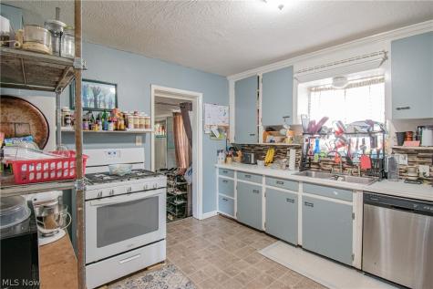 1043 Silvercrest Avenue Akron OH 44314