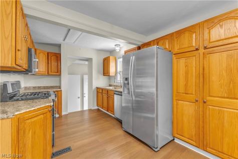 900 Eloise Drive Cleveland Heights OH 44112
