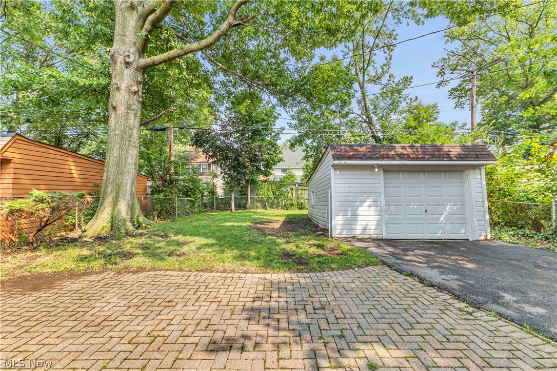 900 Eloise Drive Cleveland Heights OH 44112