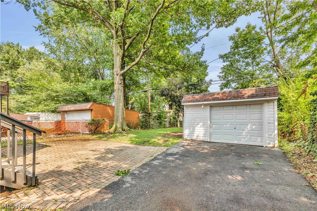 900 Eloise Drive Cleveland Heights OH 44112