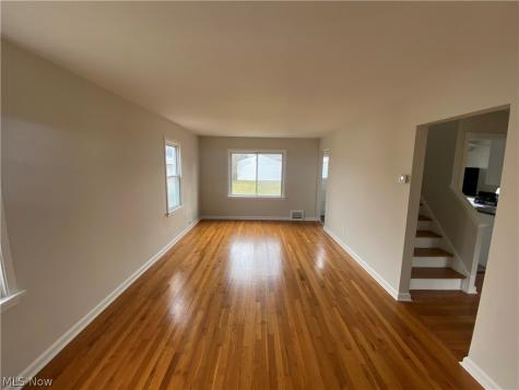 805 E 254th Street Euclid OH 44132