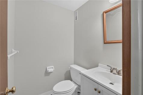 571 Jeanette Street Brunswick OH 44212